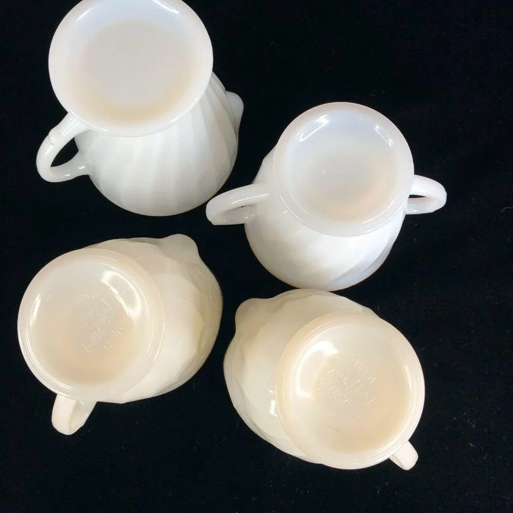 Fire King 3 Creamer 1 Sugar Bowl 2 Berry Set White Gold Swirl‎ Anchor Hocking